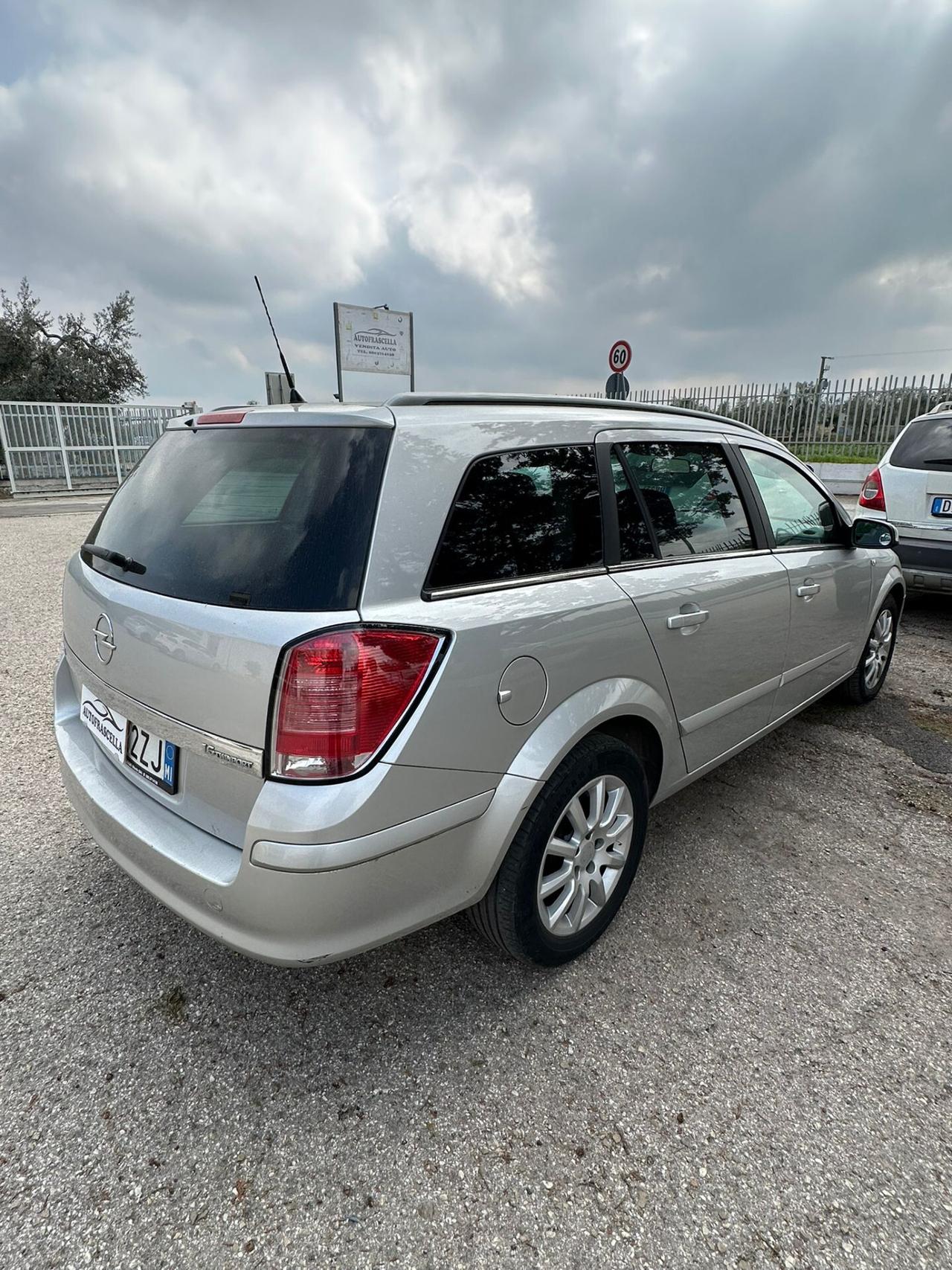 Opel Astra 1.6 16V Twinport 5 porte Cosmo