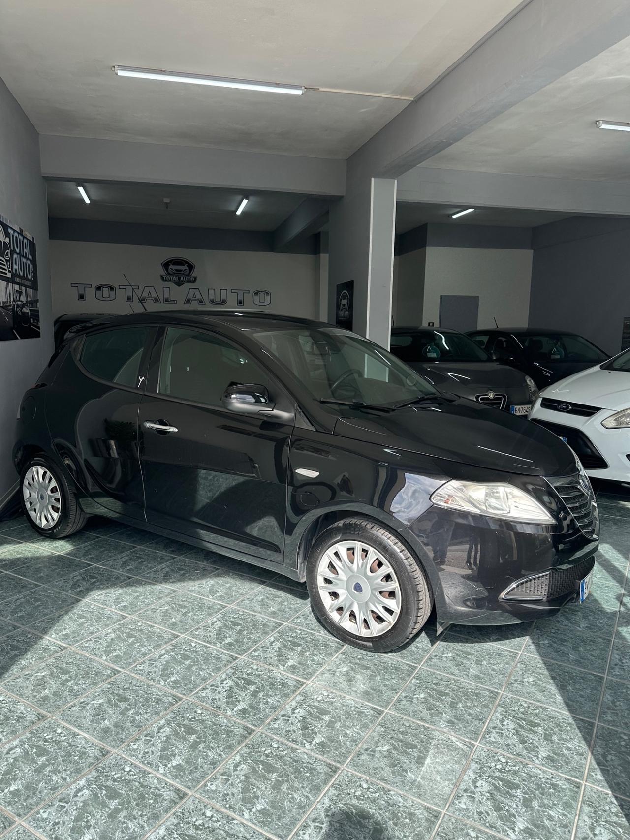 Lancia Ypsilon 1.2 69 CV 5 porte S&S Platinum