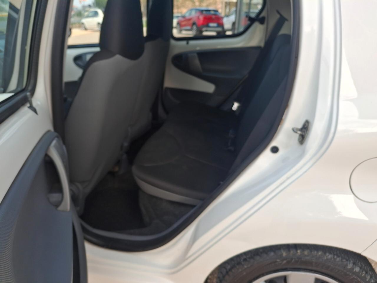 Toyota Aygo 1.0 12V VVT-i 5 porte Now Connect