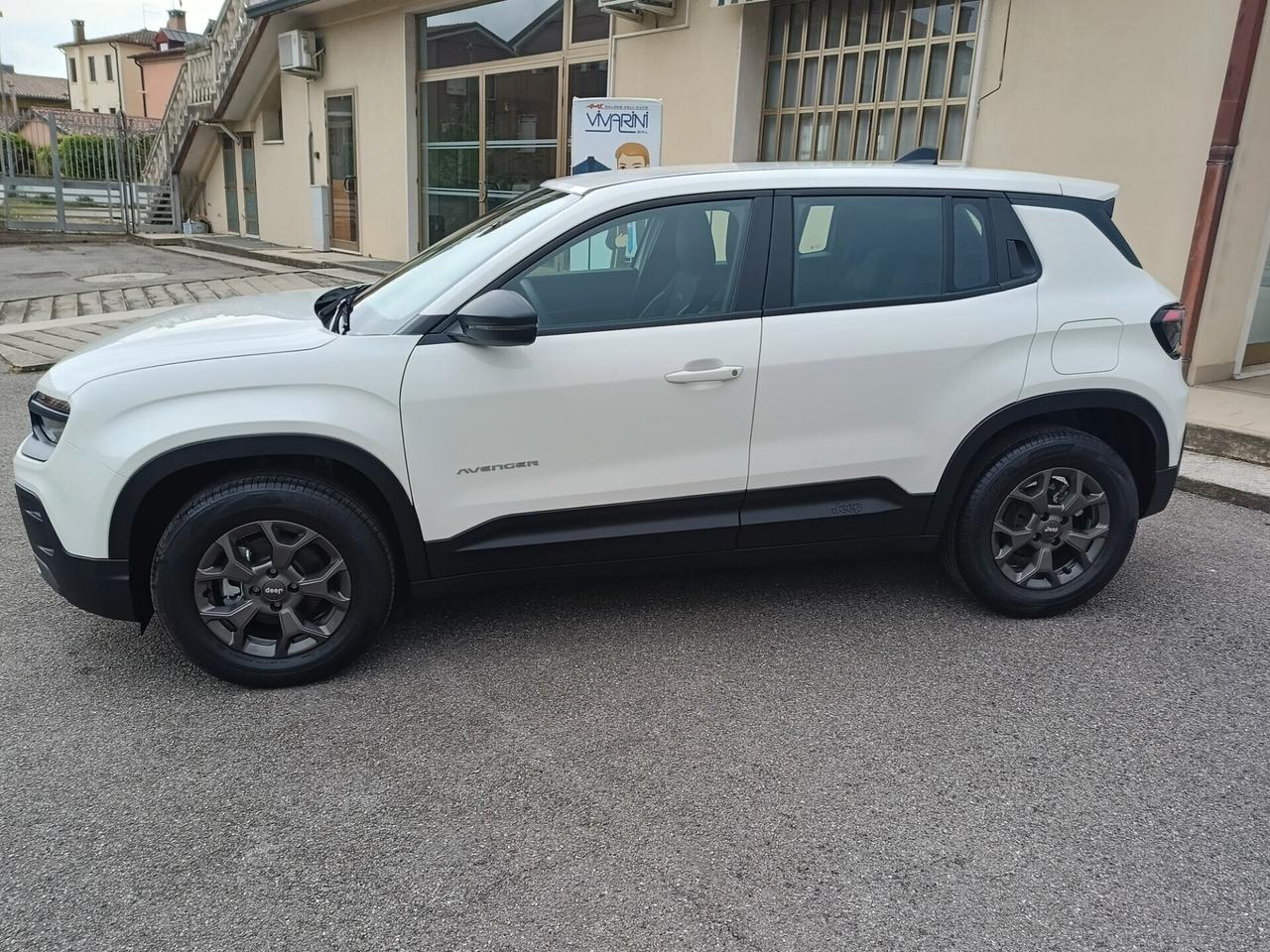 Jeep Avenger 1.2 Turbo Longitude NAVI e SENSORI