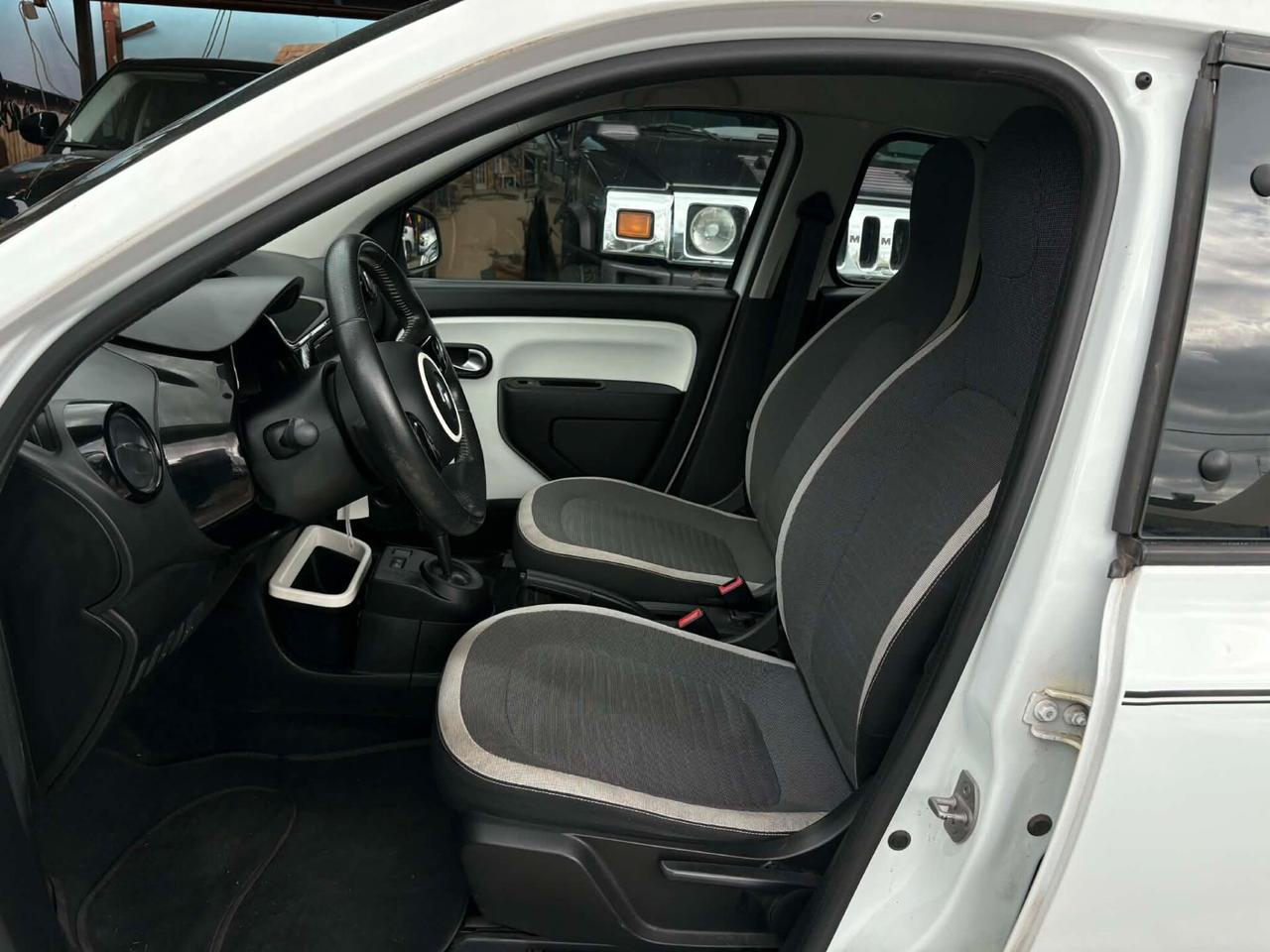 Renault Twingo SCe EDC La Parisienne