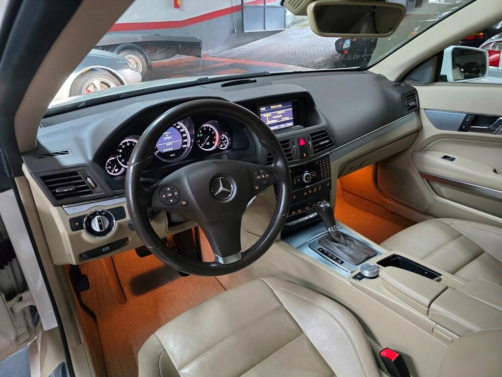 Mercedes-benz E 250 CGI Cabrio BlueEFFICIENCY Avantgarde BOOK SERVICE