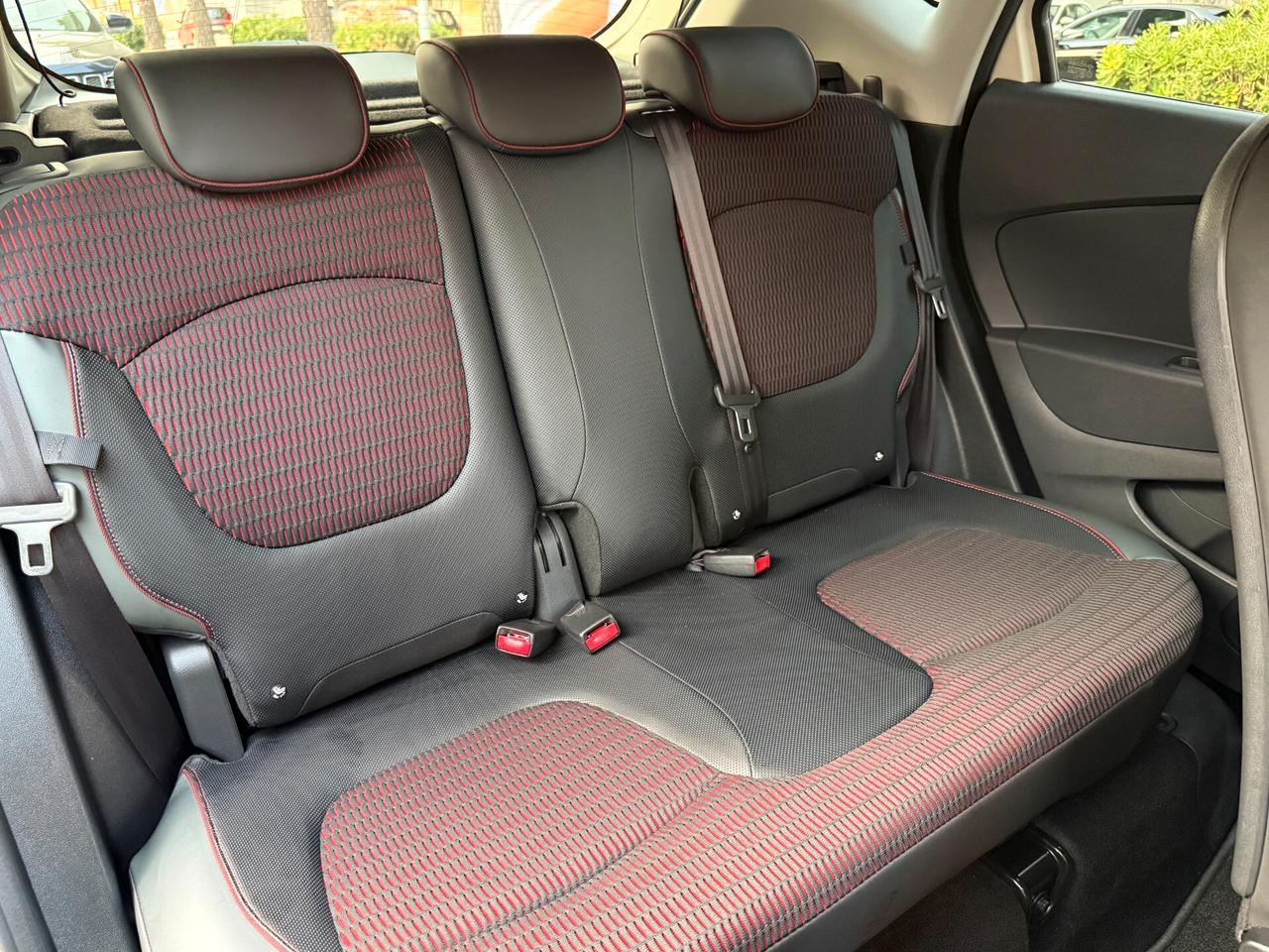Renault Captur 1.5 dCi Hypnotic *KM 79.000 - 2017