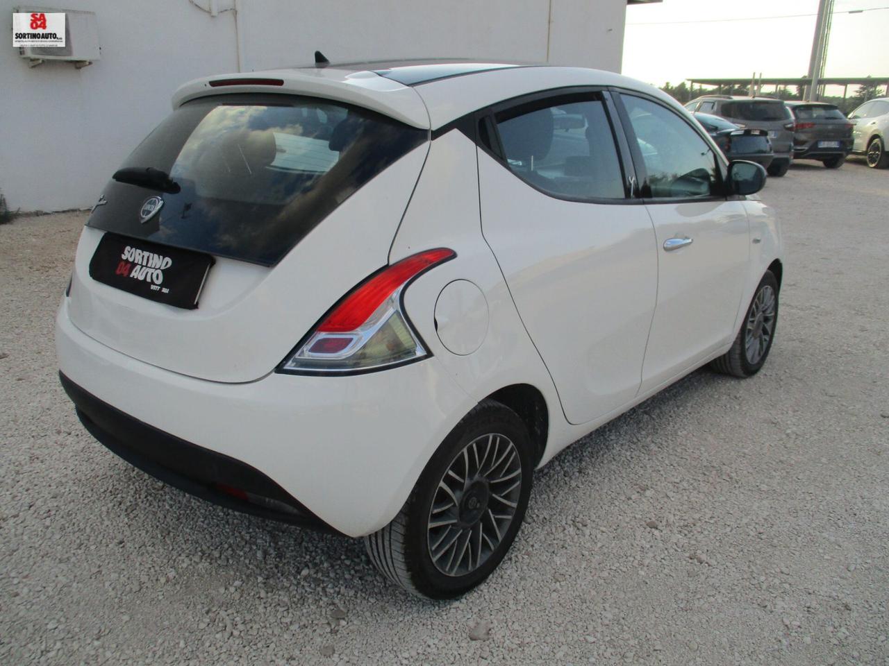 Lancia Ypsilon 1.3 MJT 16V 95 CV 5 porte S&S Platinum 12/2013
