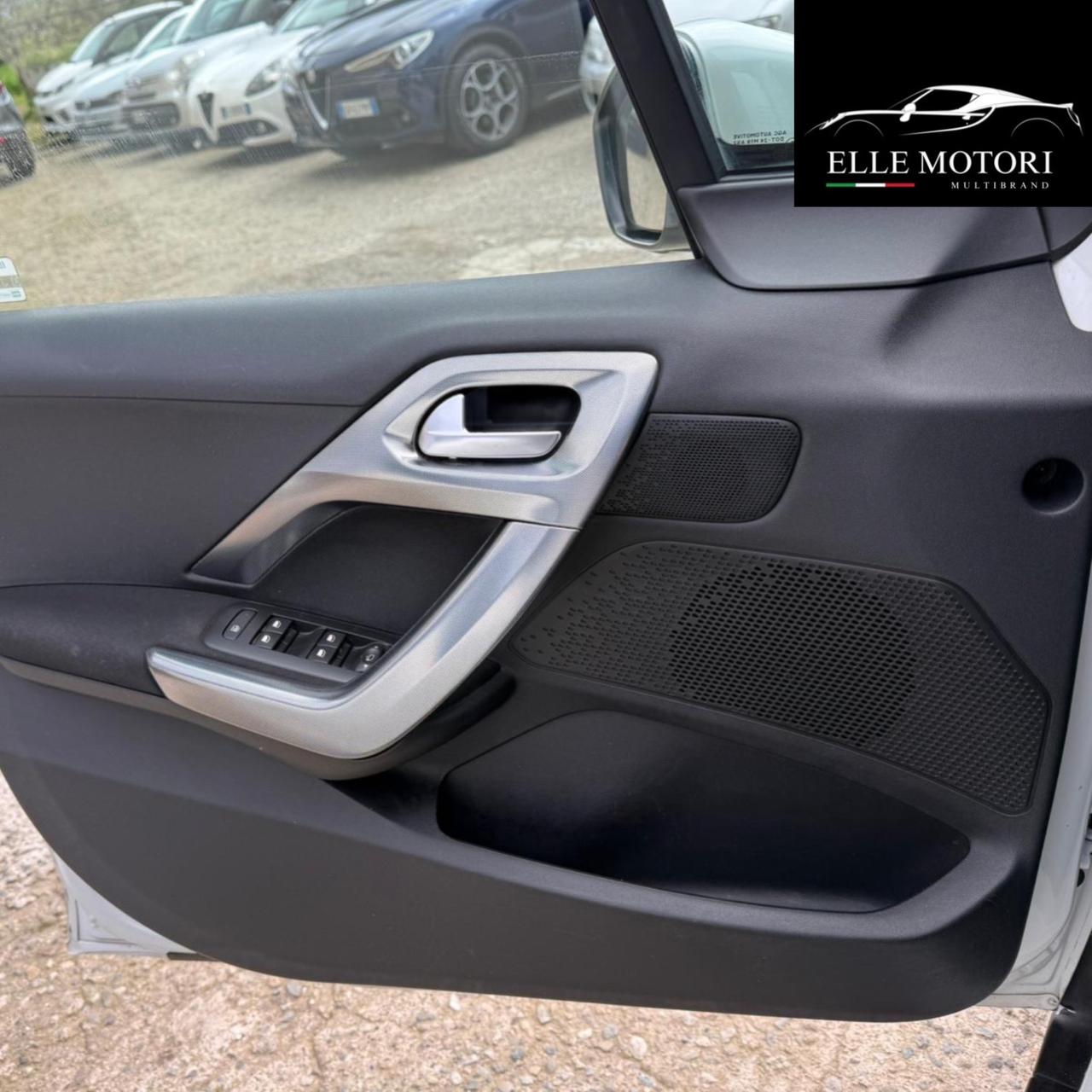 Peugeot 2008 BlueHDi 100 S&S Black Matt