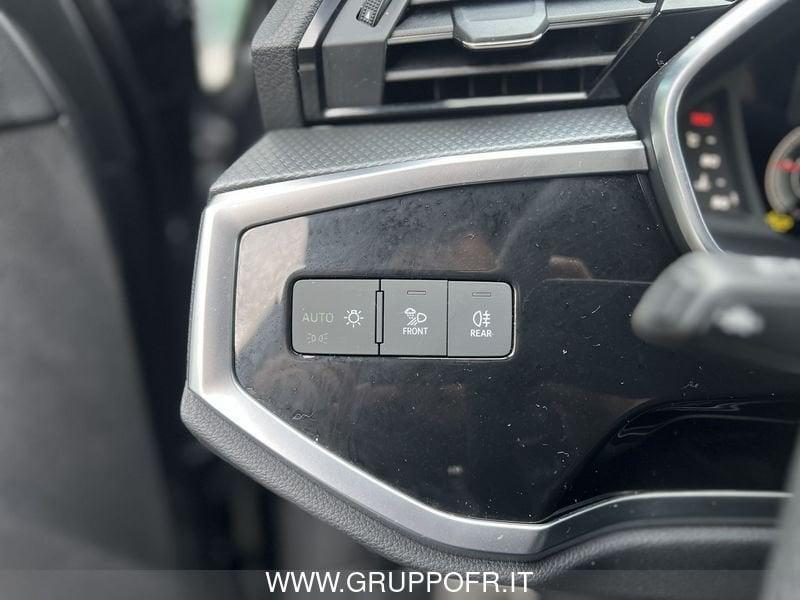 Audi Q3 35 TDI S tronic Identity Black