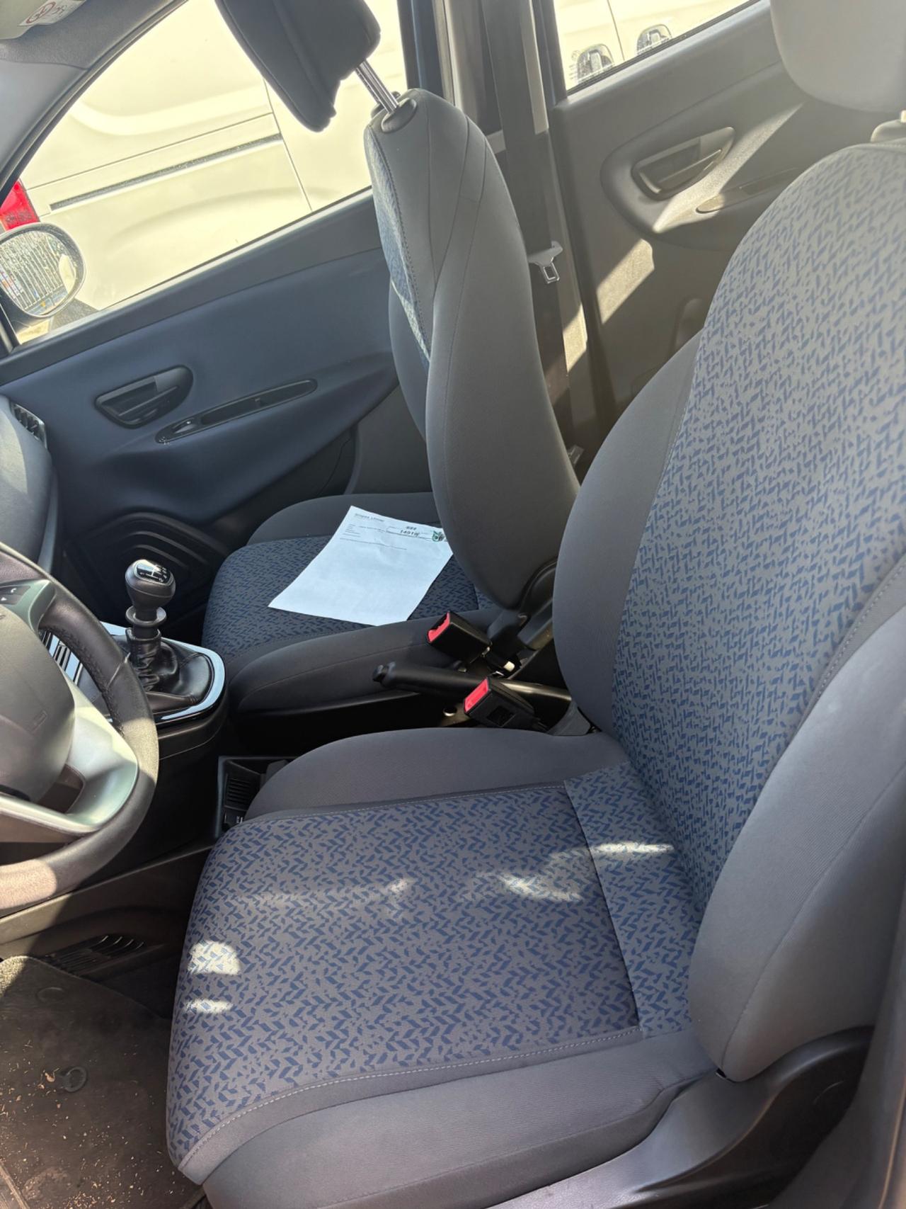 Lancia Ypsilon 1.0 Firefly Hybrid Gold 70CV