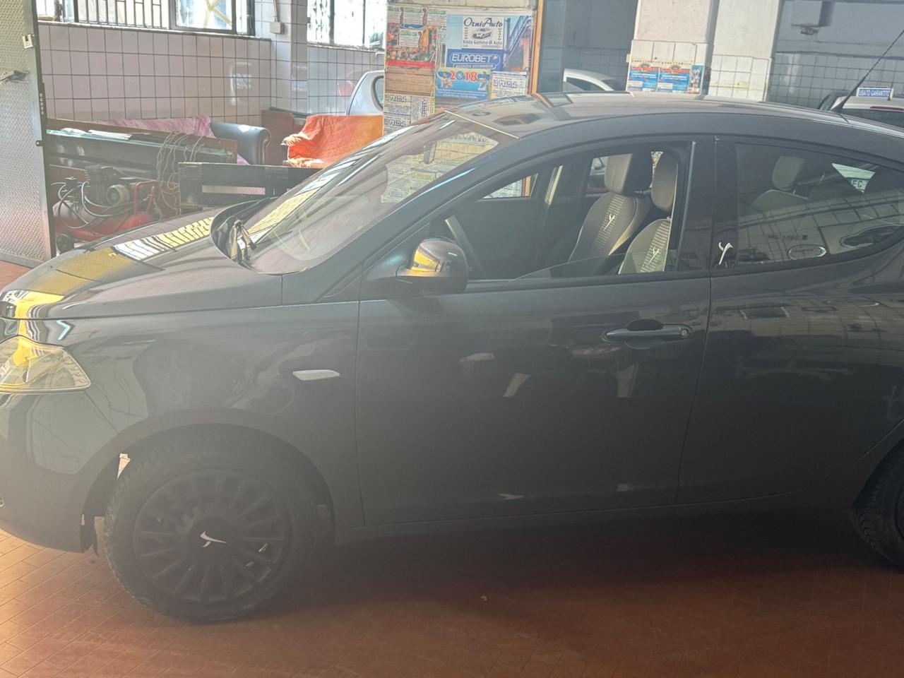 Lancia Ypsilon 1.2 69 CV 5 porte GPL Ecochic Gold