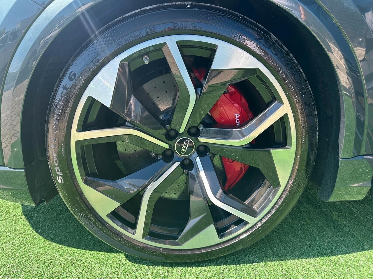 Audi Q8 RS TFSI V8 quattro tiptronic