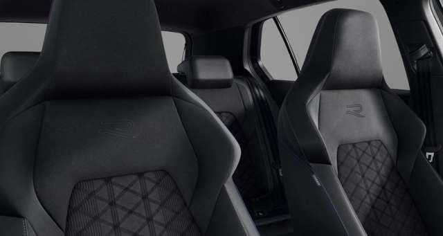 Volkswagen Golf 8.5 R-LINE 1.5 eTSI 115CV DSG MY2025 KM0 ONLYPROMO