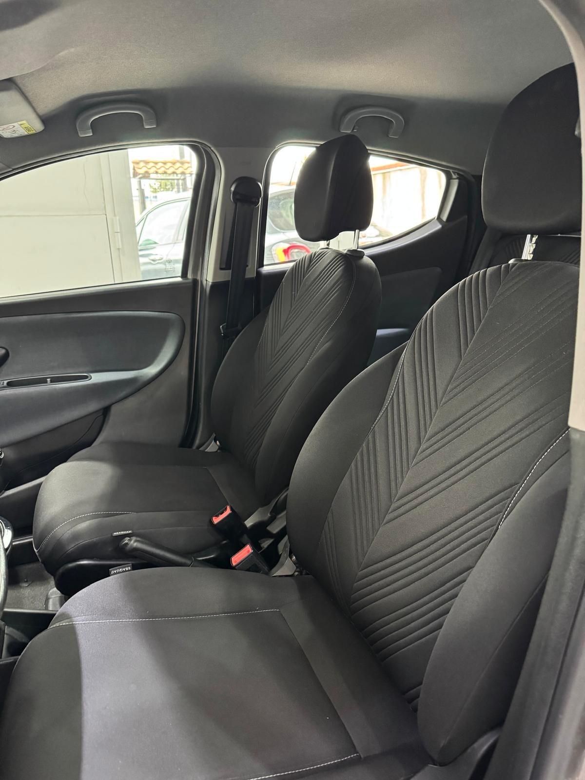 Lancia Ypsilon 1.0 FireFly 5 porte S&S Hybrid Ecochic Gold