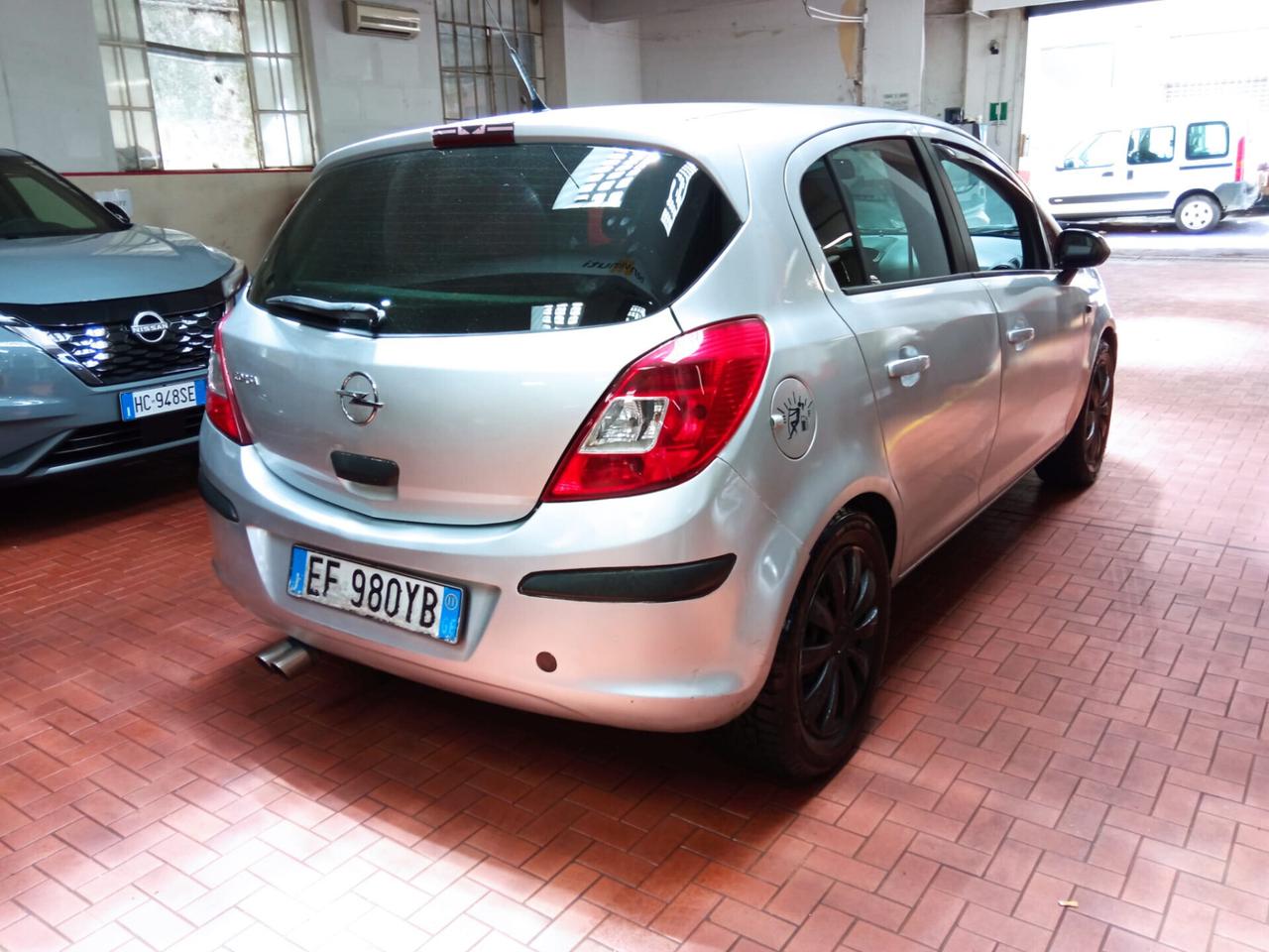 Opel Corsa 1.2 5 porte Club Benzina/Metano