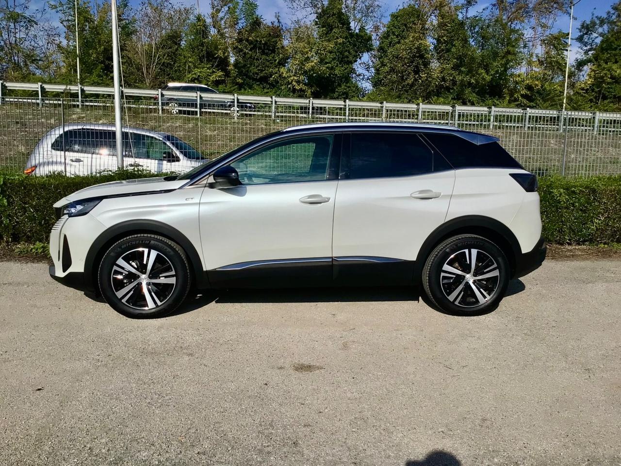 Peugeot 3008 1.5 BlueHDi 131CV EAT8 GT TETTO PANORAMICO APRIBILE