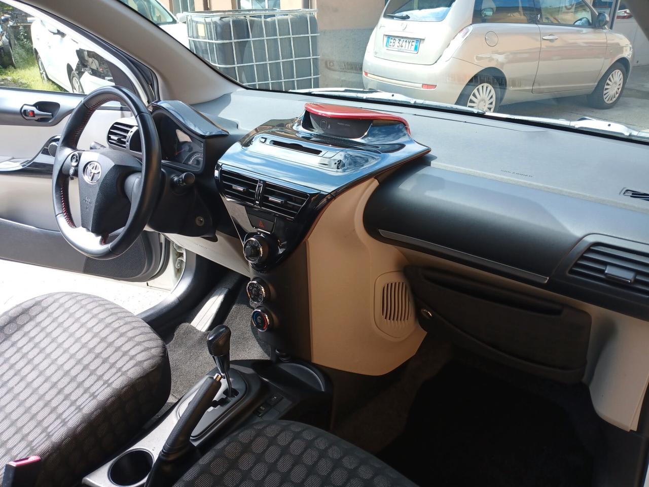 Toyota iQ 1.0 CVT Sol***AUTOMATICA 4 POOSTI ** KM 7 1 . 0 0 0 !!!!!*** 4 POSTI