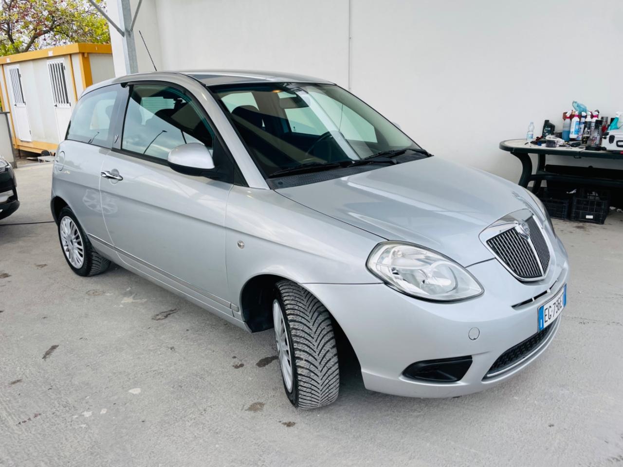 Lancia Ypsilon 1.2 69 CV Unyca 75000km!