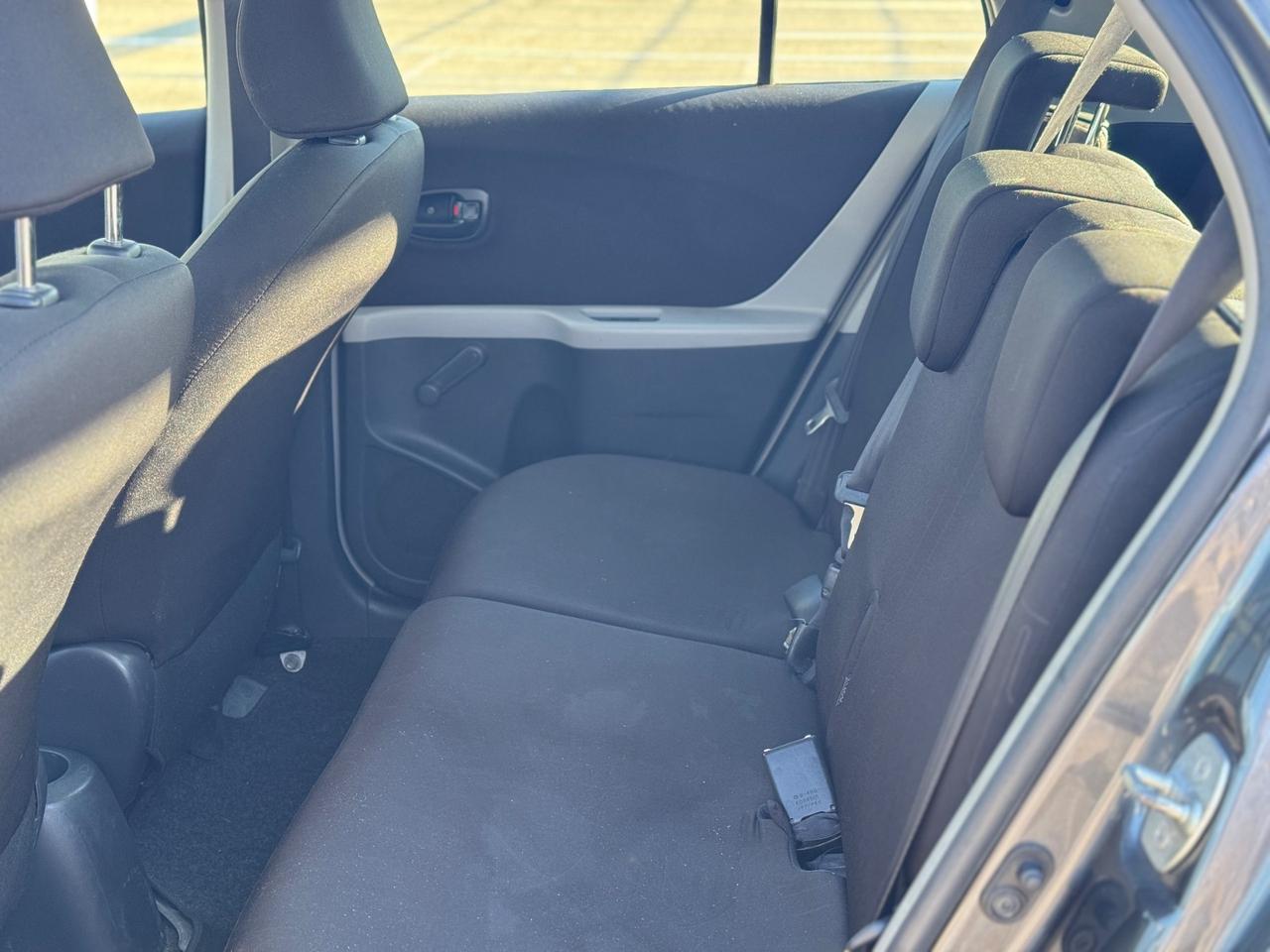 Toyota Yaris 1.0 5 porte Luxury pack