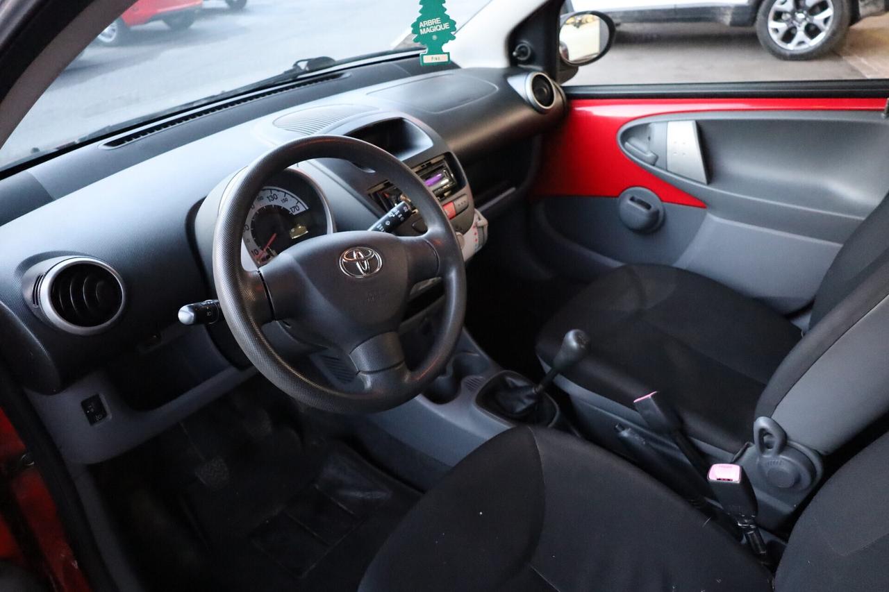 TOYOTA AYGO 1.0 12V VVT-i SOL neopatentati