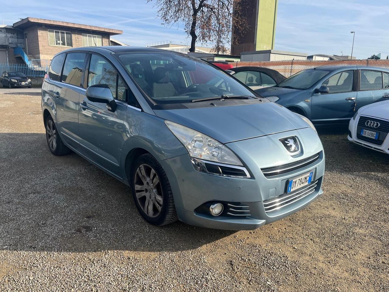 Peugeot 5008 1.6 HDi 110CV Féline