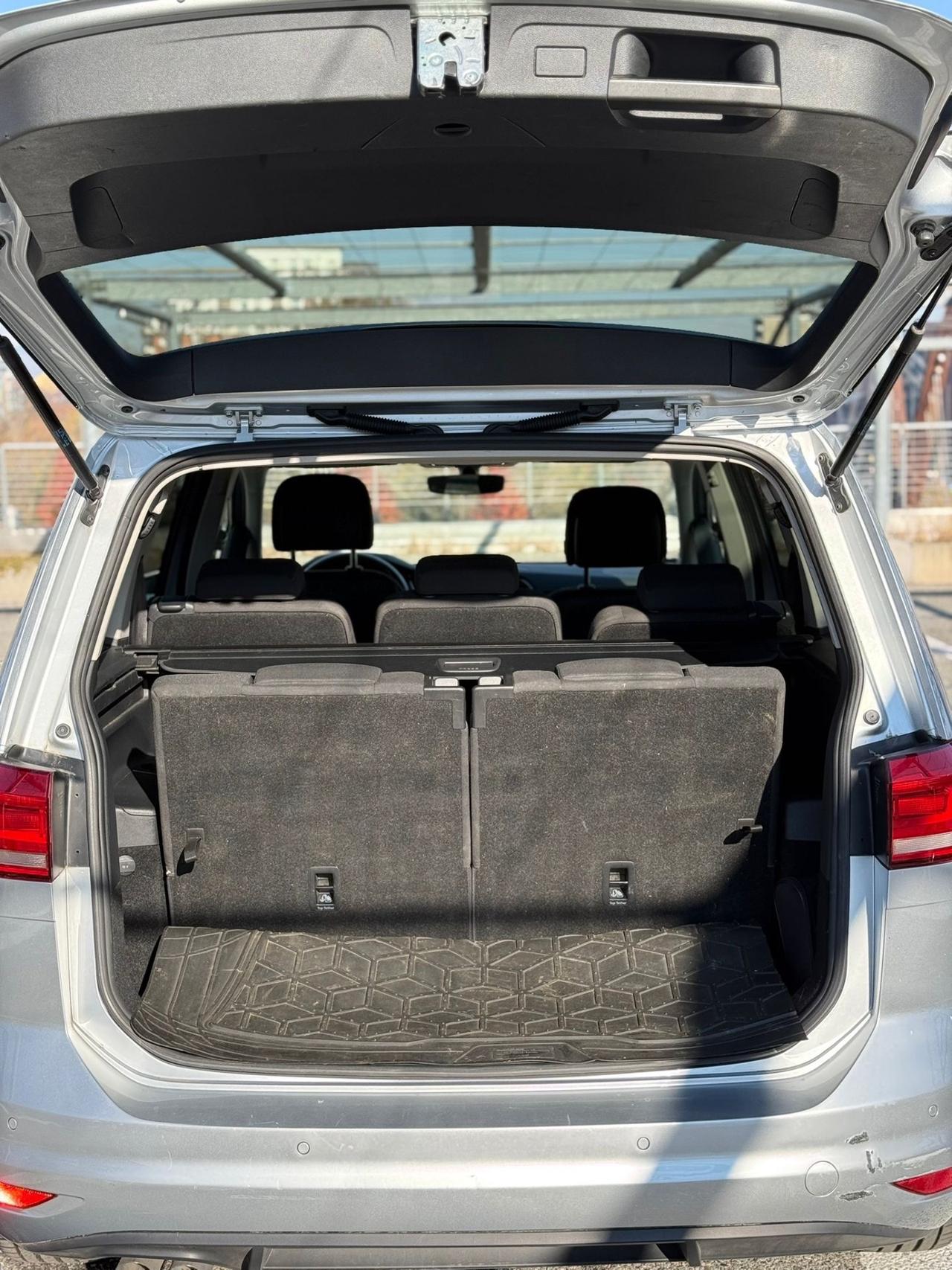 Volkswagen Touran 2.0 TDI 150 CV SCR DSG Executive BlueMotion Tech.