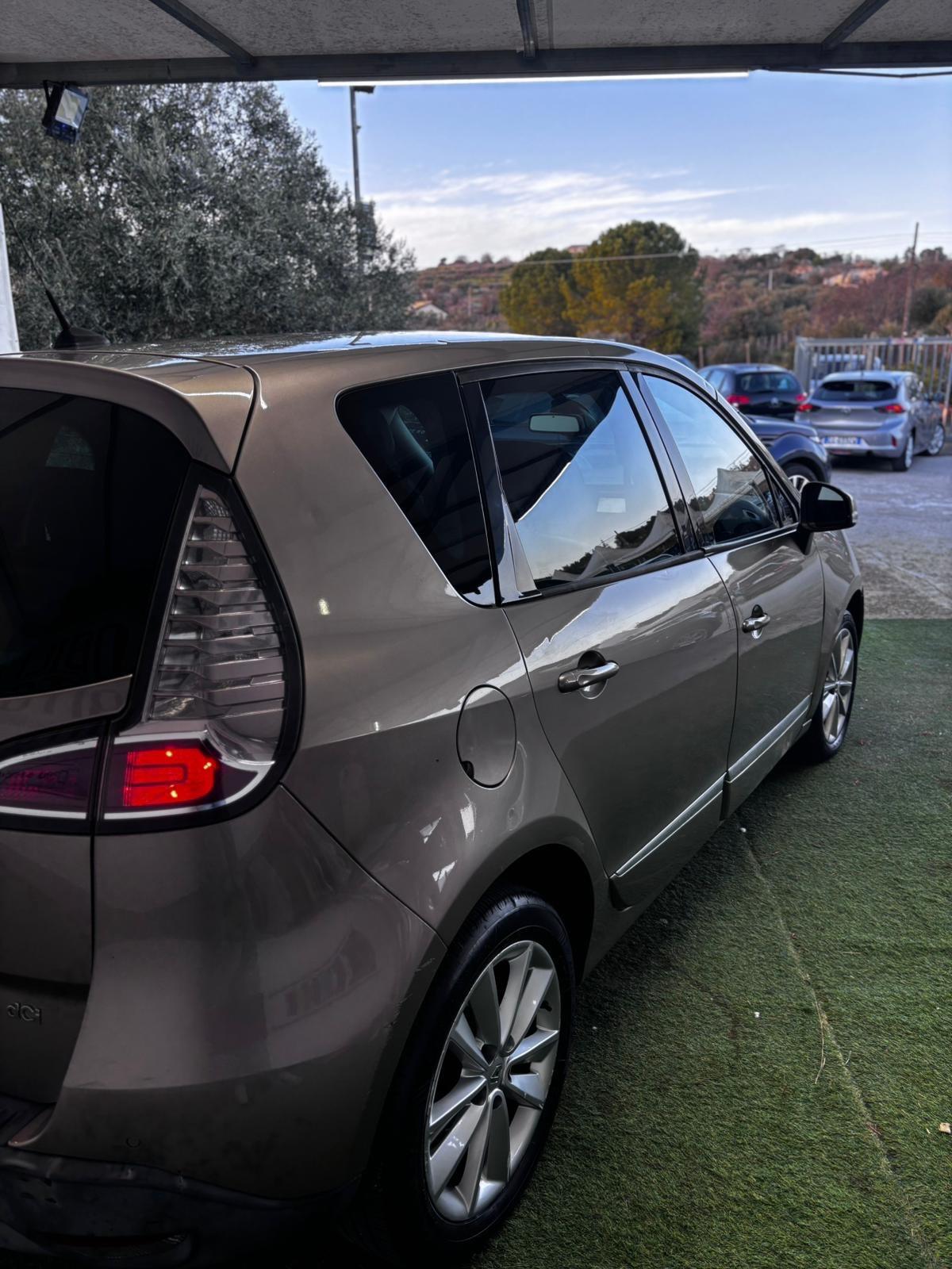 Renault Scénic XMod 1.5 dCi 110CV EDC Bose