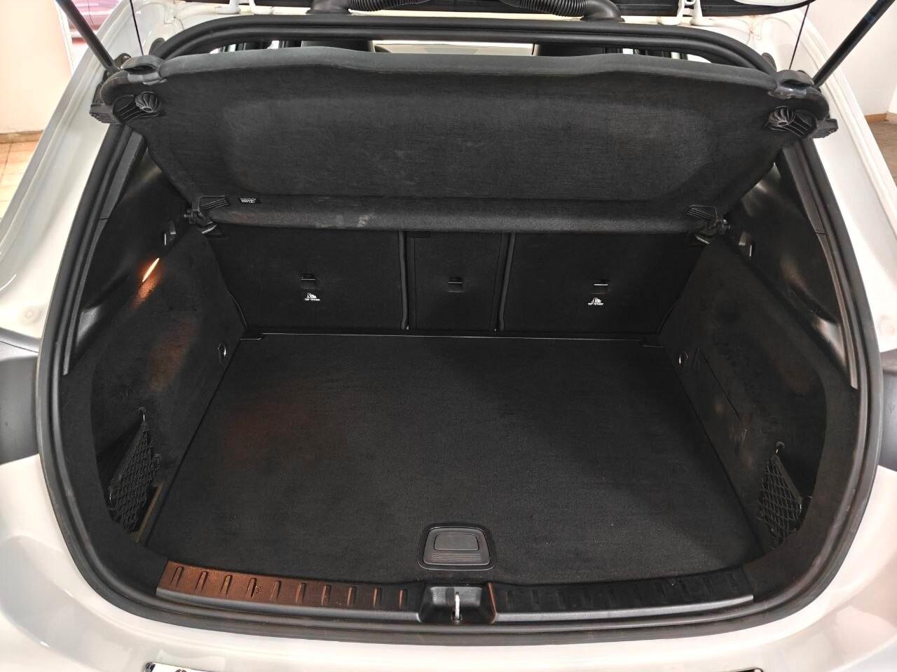 MERCEDES GLA (H247) GLA 200 d Automati...