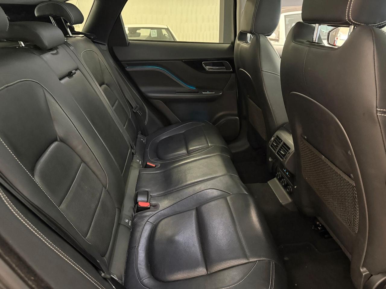 Jaguar F-Pace 2.0 D 180 CV AWD Portfolio