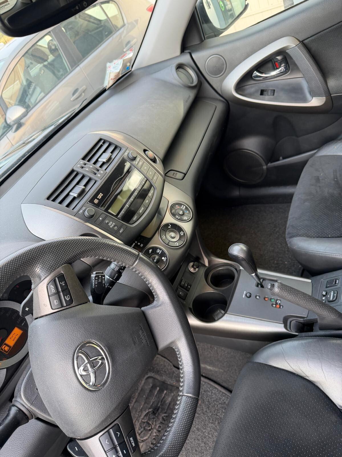 Toyota RAV 4 Crossover 2.2 D-CAT A/T 150CV