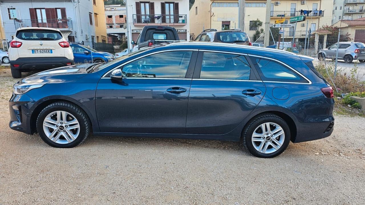 KIA CEED SW 1.6 CRDI 115 CV 2019 ECO BUSINESS CLASS DCT SW (AUTOCARRO) BLUE MET € 8.900,00