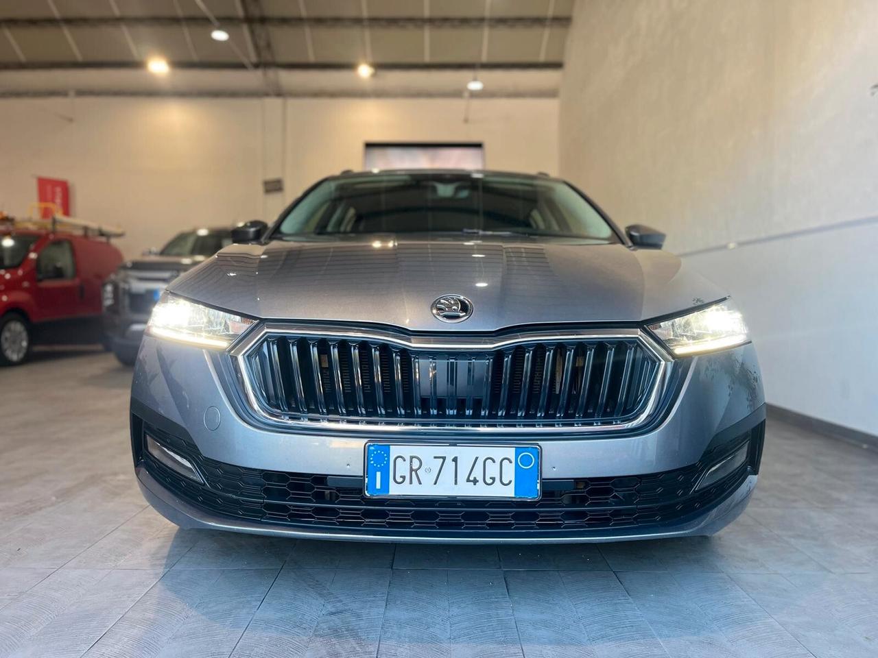 SKODA OCTAVIA 2.0 TDI DSG 10/2023 *81MILA KM*UNICOPRO*