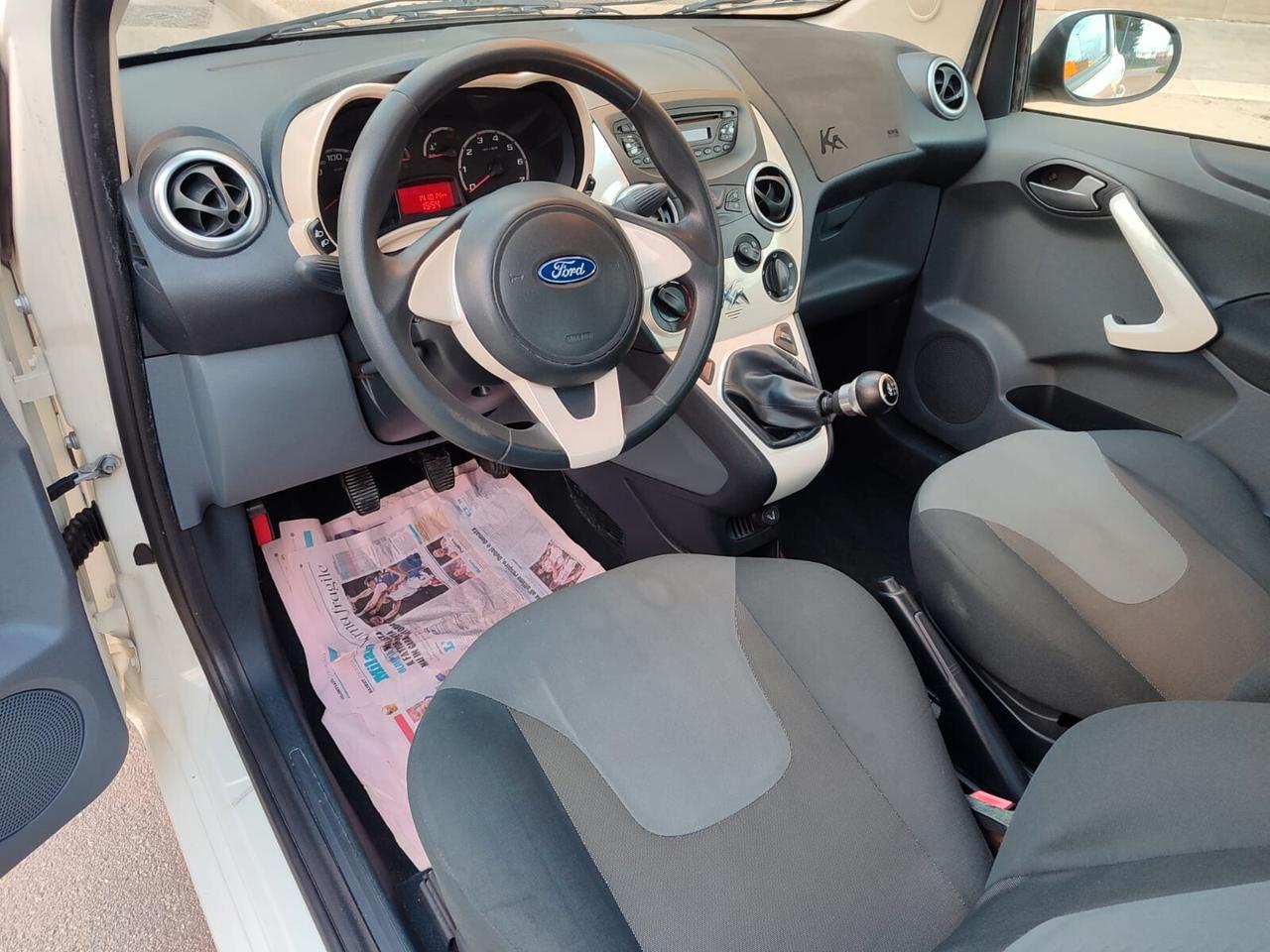 Ford Ka 1.2 BENZ. 69CV Titanium!