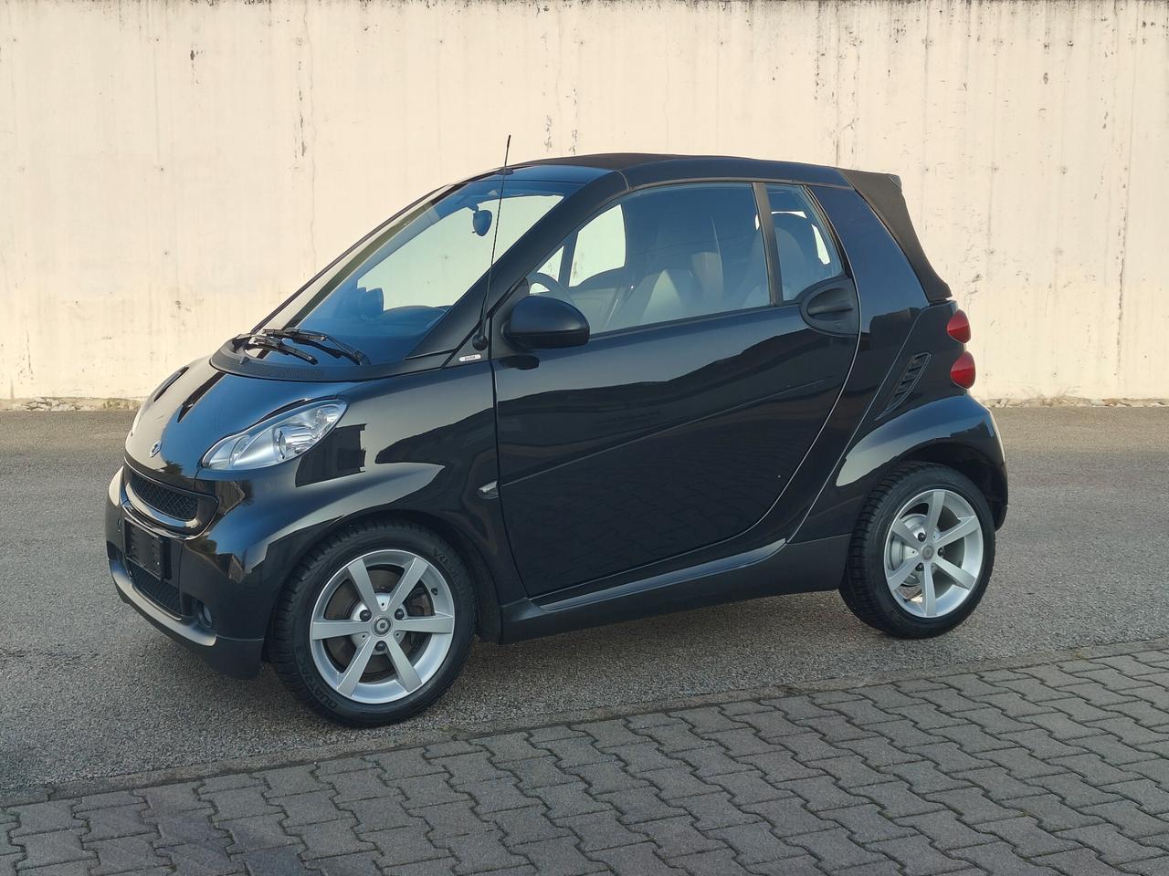 Smart ForTwo 1000 52 kW MHD cabrio pure