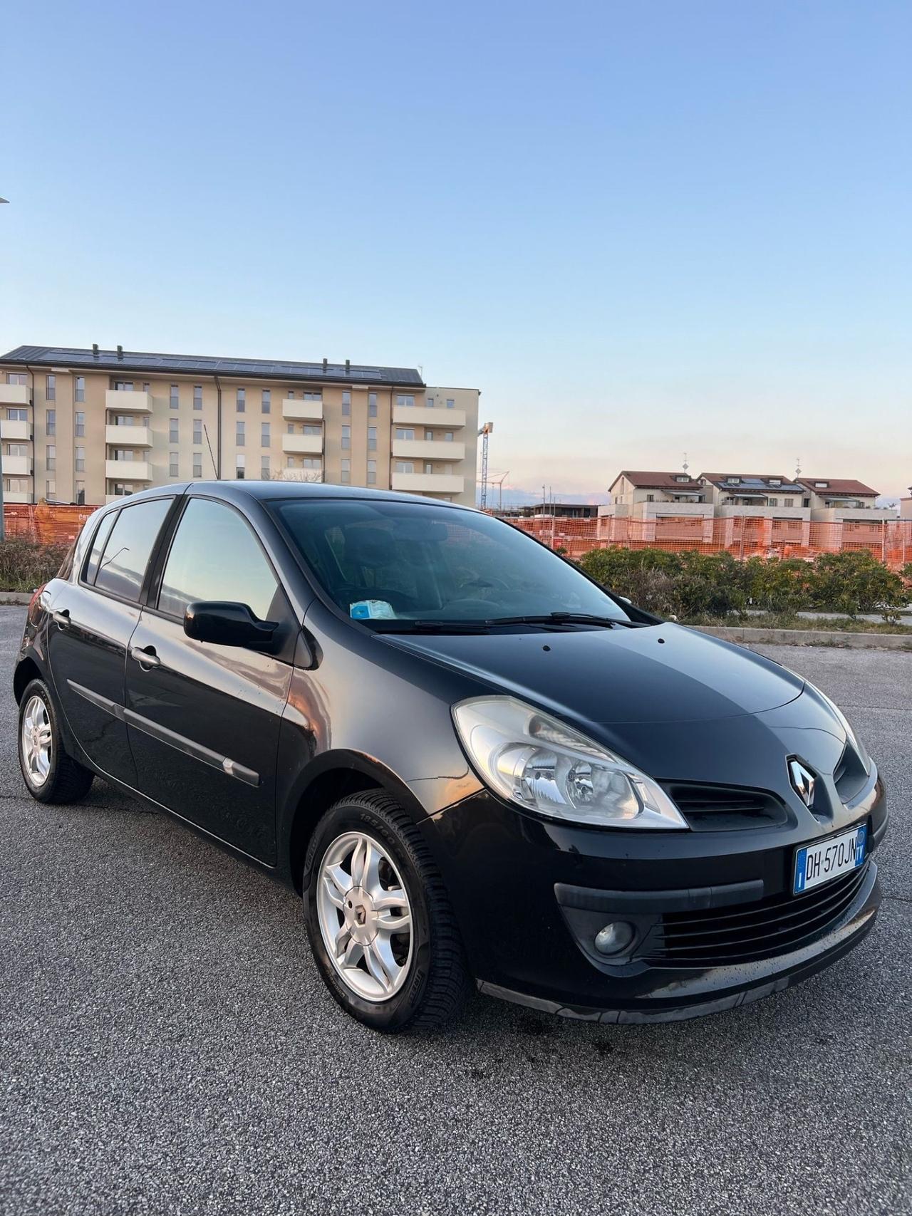 Renault Clio Storia 1.2 5 porte Confort