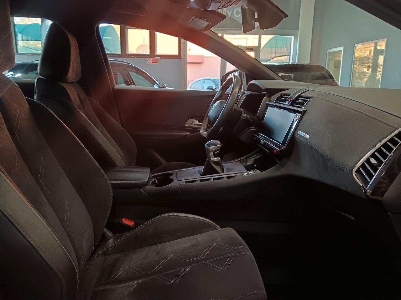 DS Automobiles DS 7 Crossback Performance Line Benzina Manuale