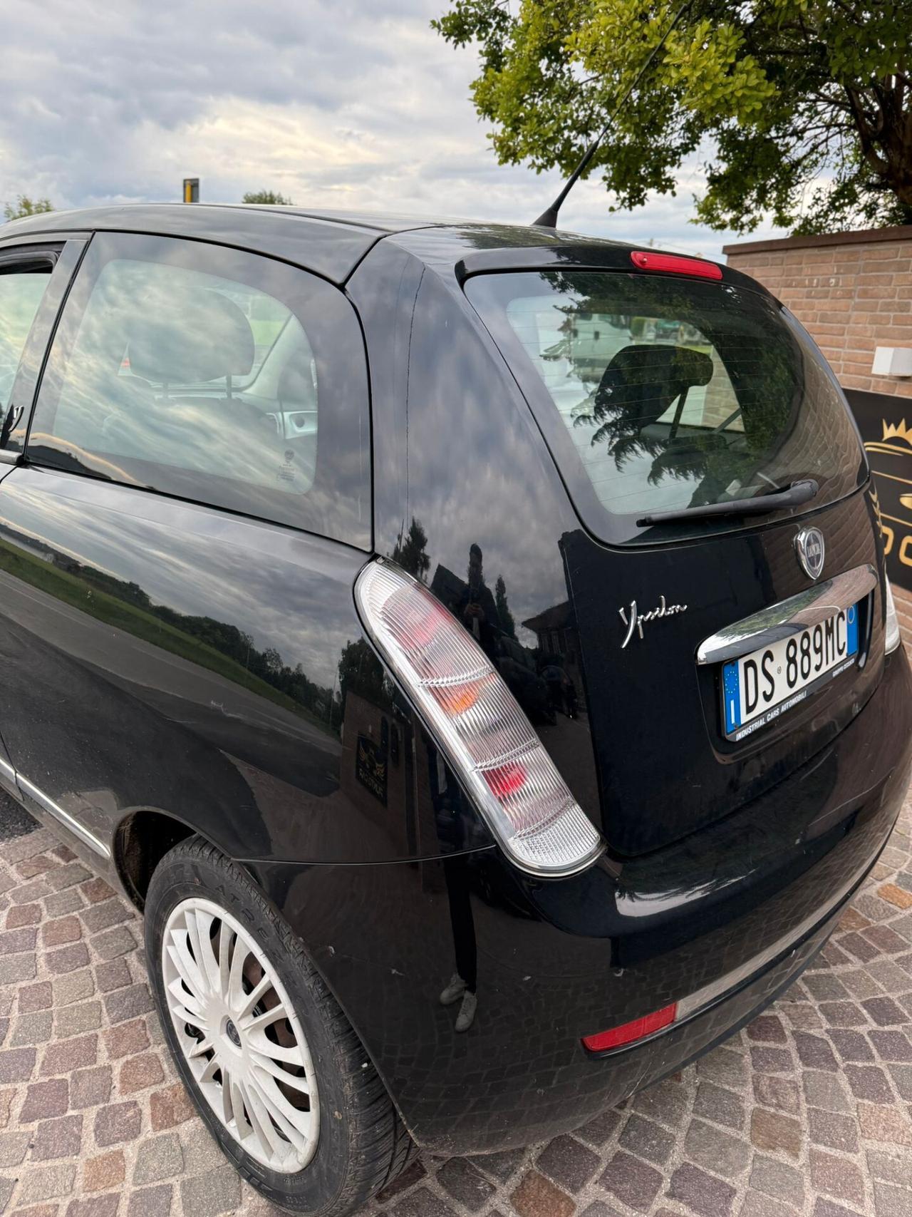 Lancia Ypsilon 1.2 Modamilano