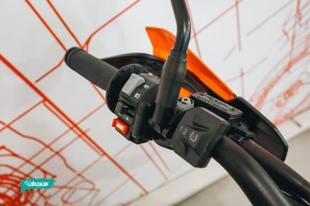 KTM 690 SMC KTM 690 SMC R