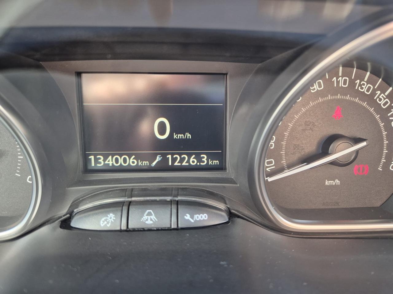 Peugeot 2008 BlueHDi 100 Allure