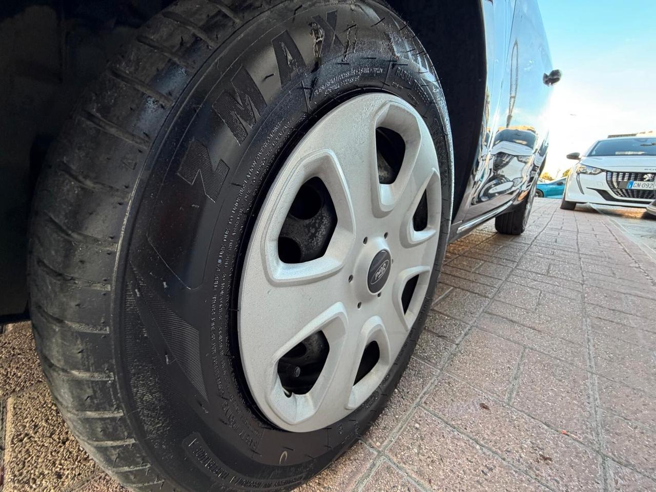 Ford Ka 1.3 TDCi 75CV Titanium cDPF
