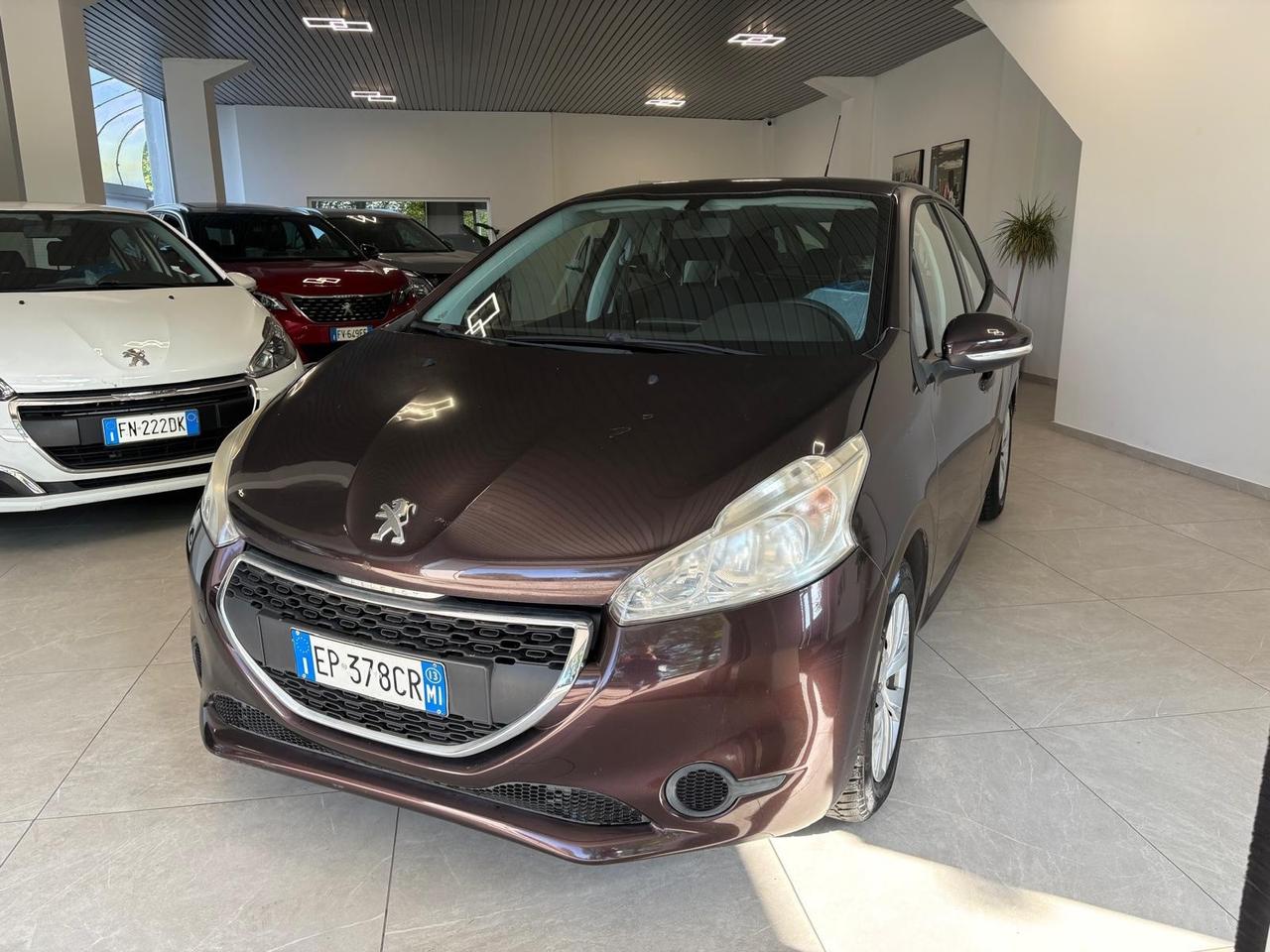 Peugeot 208 1.4 HDi 68 CV 5 porte Allure