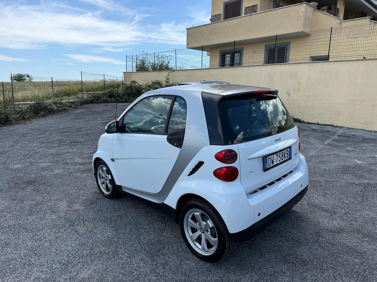 Smart ForTwo 1000 52 kW coupé pure