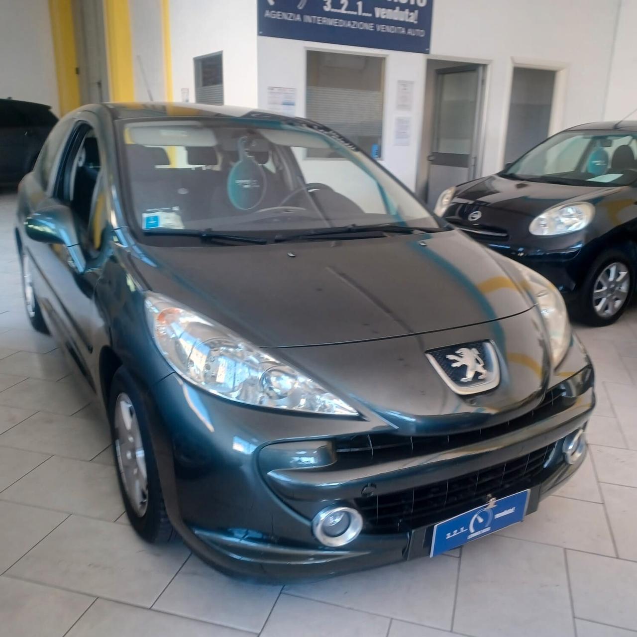 96438 km PEUGEOT 207 1.4 NEOPATENTATI