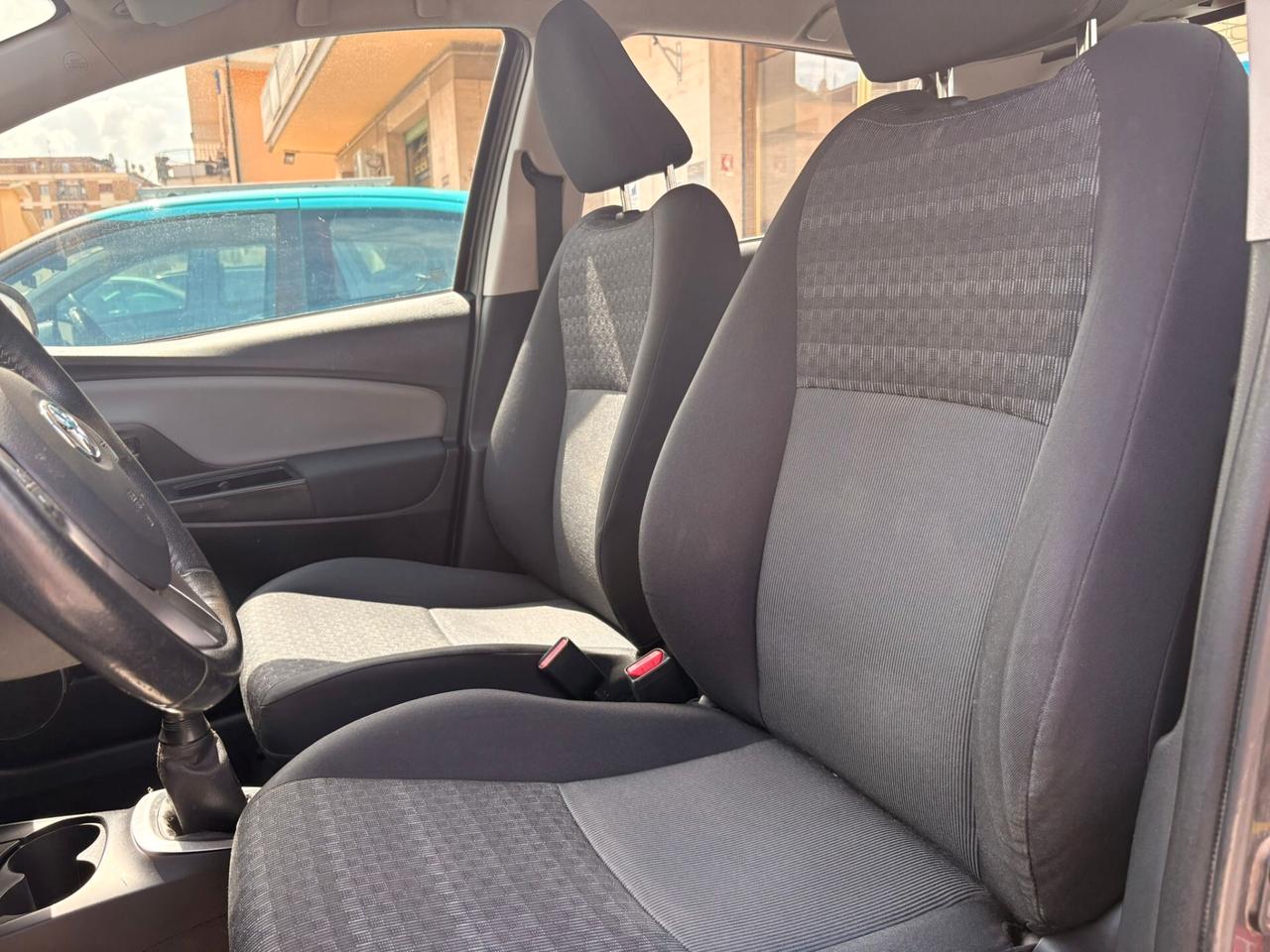 Toyota Yaris 1.0 5 porte Lounge