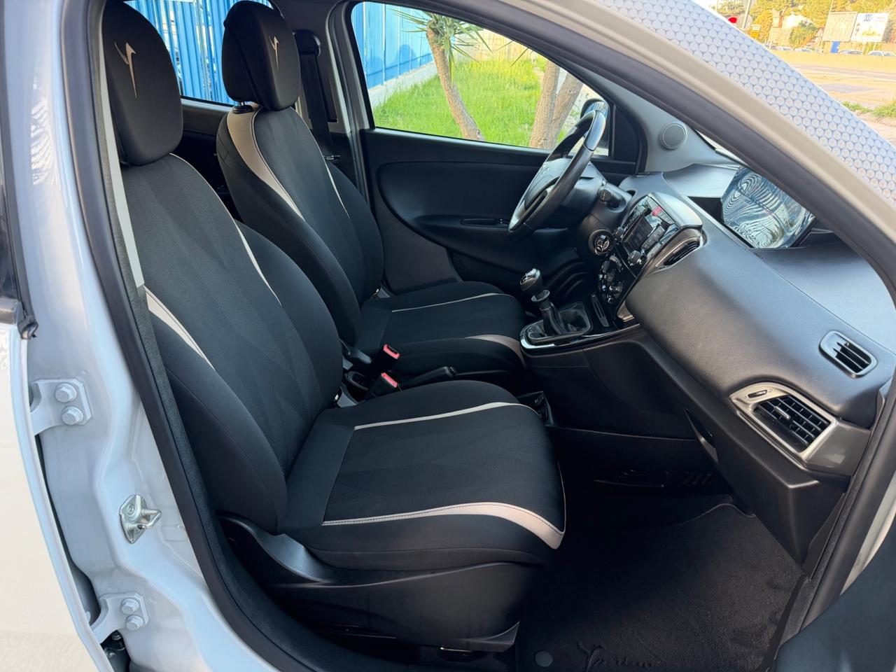 Lancia Ypsilon 1.2 benzina 69 cv 12/2020 52.000 km