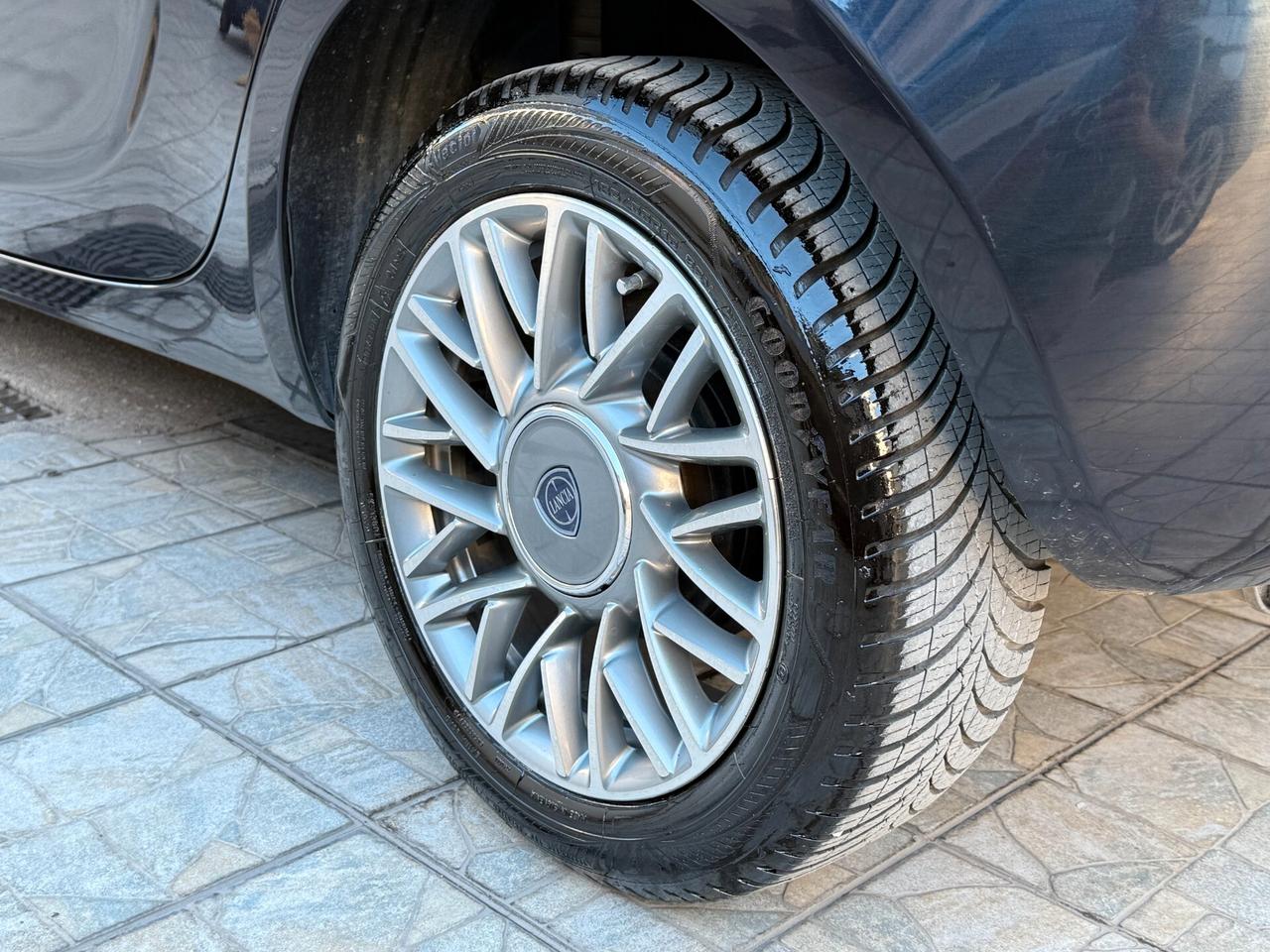 Lancia Ypsilon 1.3 MJT Platinum *TETTO APRIBILE