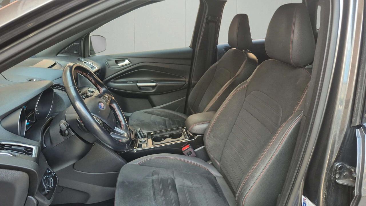 Ford Kuga 2.0 TDCI 150 CV S&S 4WD Powershift ST-Line