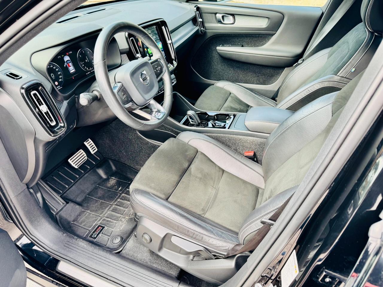 Volvo XC40 D3 R-design CarPlay / LED / RetroCam.