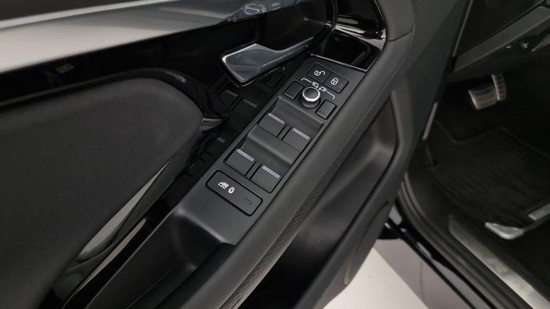 Land Rover RR Evoque 2.0D I4-L.Flw 150 CV R-Dynamic Auto