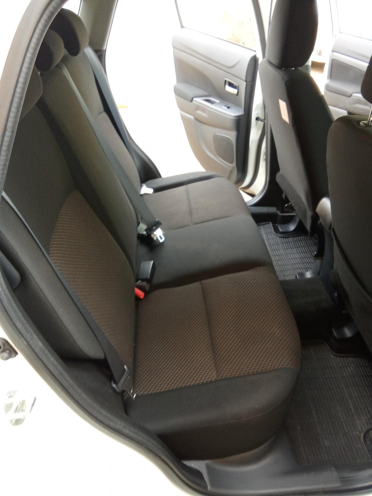 Mitsubishi ASX 1.6 DI-D 114 CV Intense 017