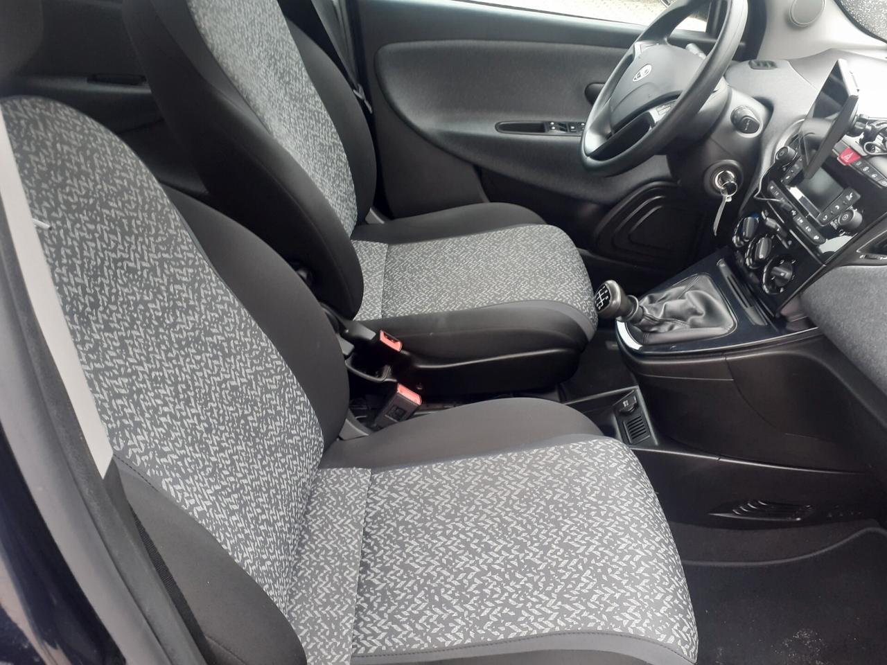 Lancia Ypsilon 1.0 FireFly 5 porte S&S Hybrid Ecochic Gold