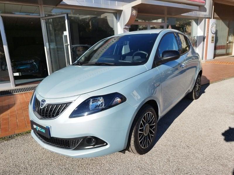 Lancia Ypsilon 1.0 FireFly 5 porte S&S Hybrid Platino