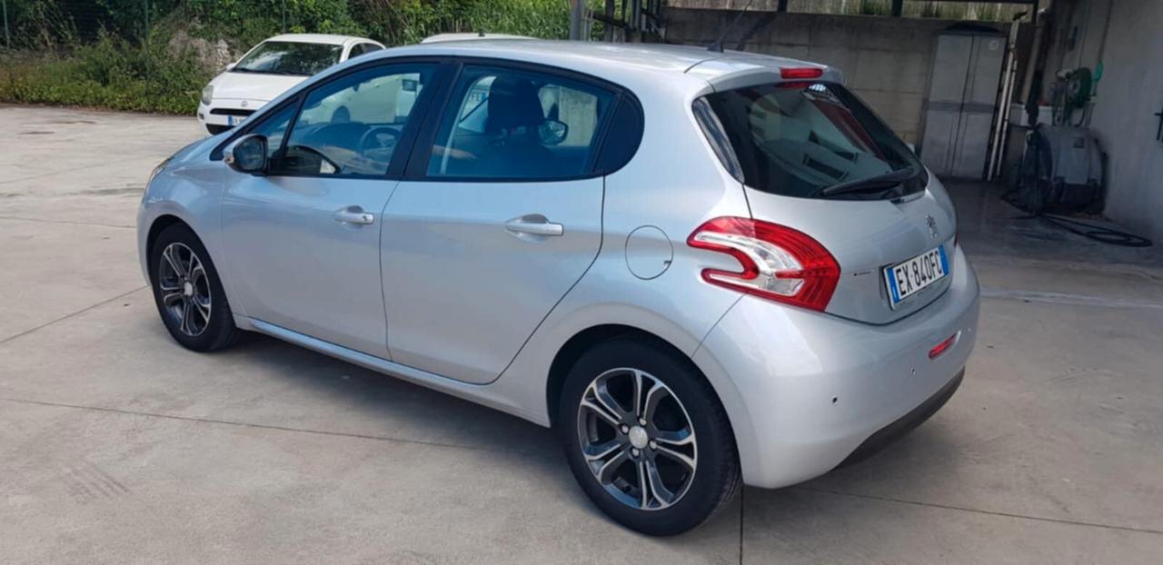 Peugeot 208 1.2 Benzina 82cv Allure